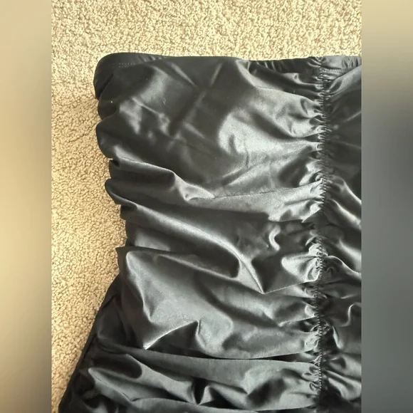 NWOT Good American high cut black strapless swimsuit. Size large (3). - Picture 2 of 6